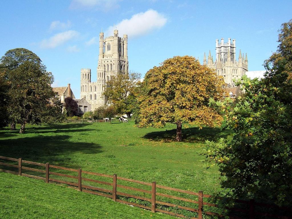 Poets House Hotell Ely Eksteriør bilde
