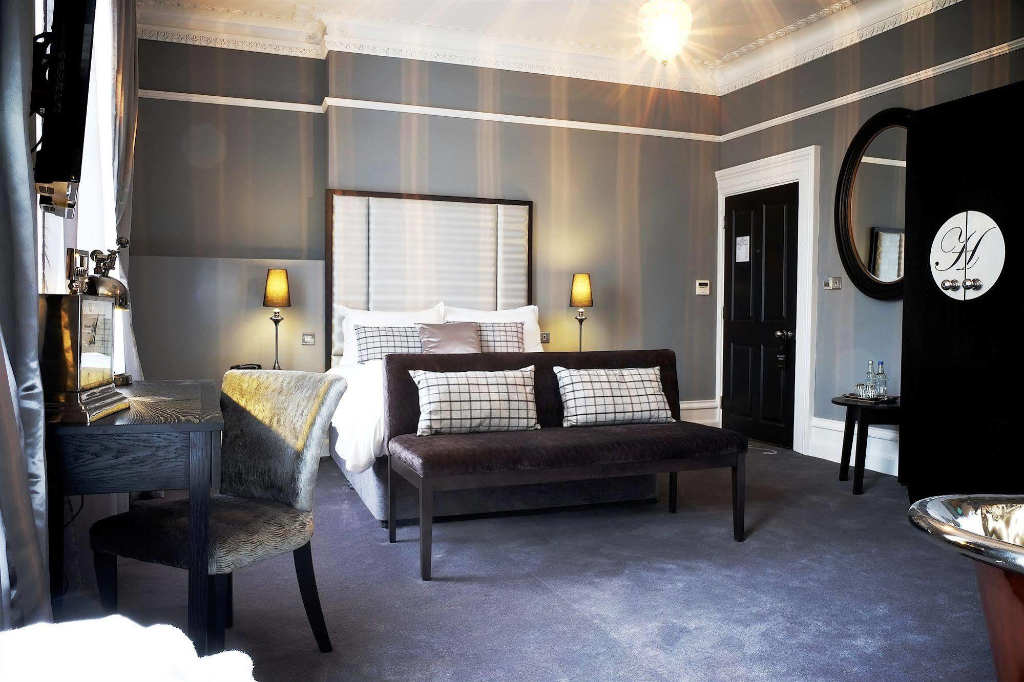Poets House Hotell Ely Eksteriør bilde
